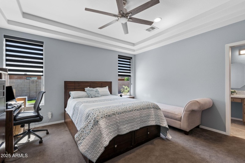 011__11209 E Ocaso Ave