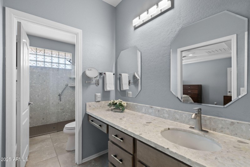 012__11209 E Ocaso Ave