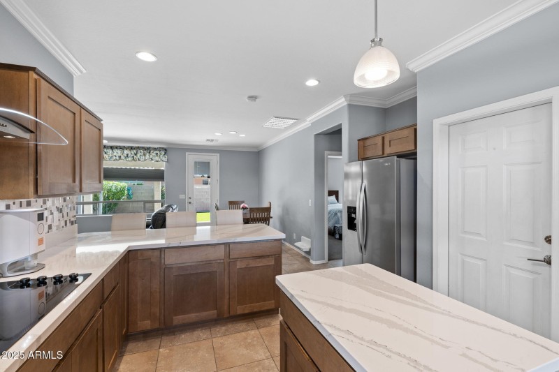 016__11209 E Ocaso Ave