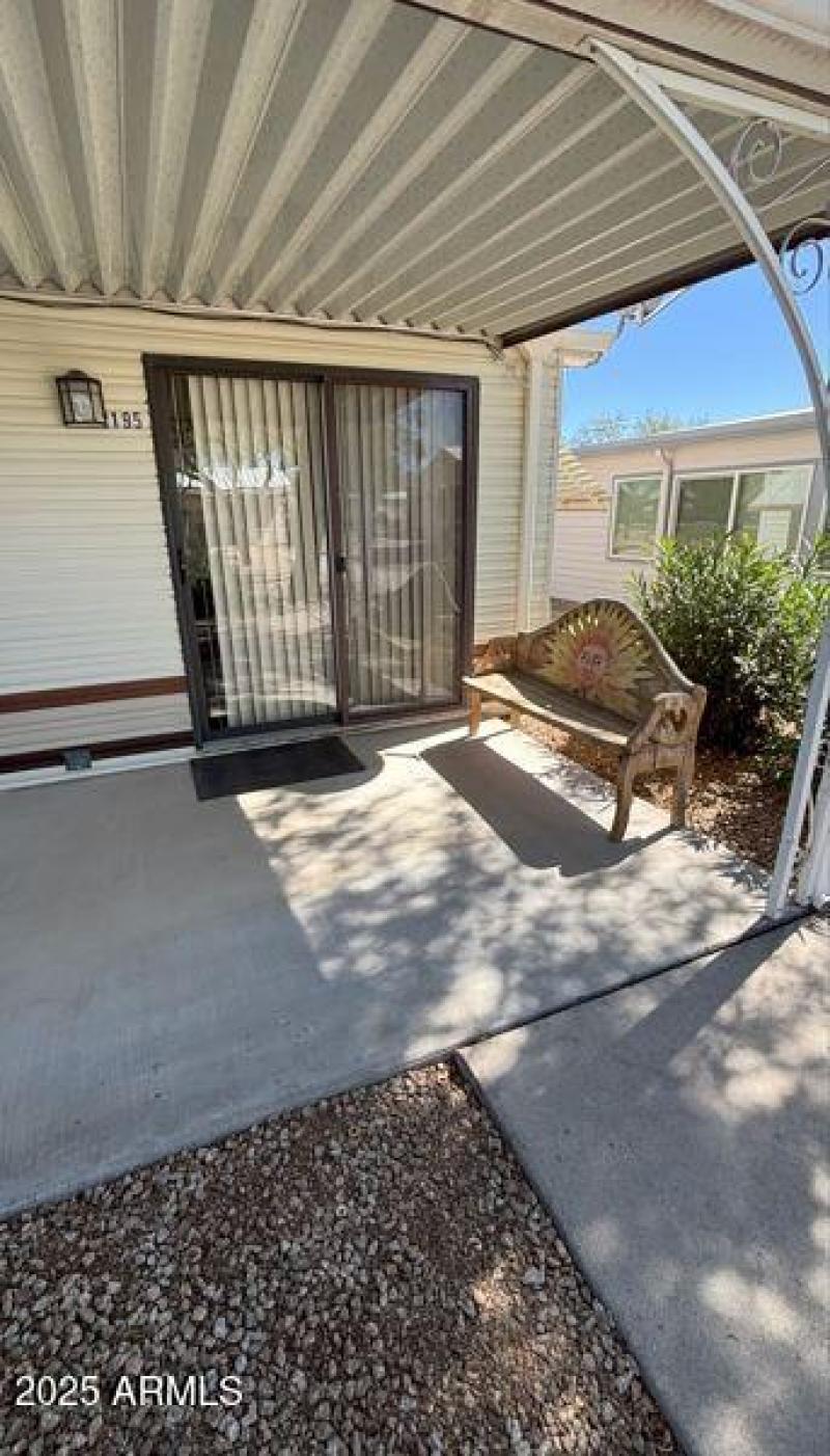 Front Entry & Porch 1