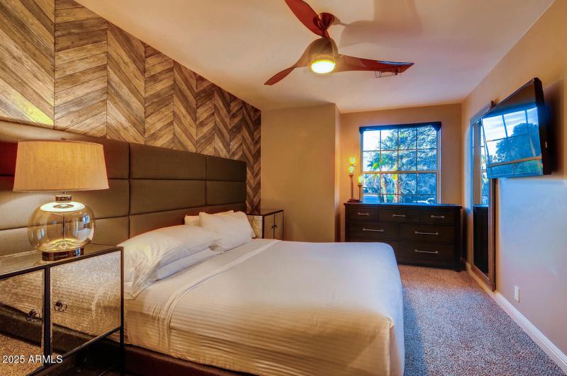 6521 E Beverly Ln Scottsdale-large-018-6