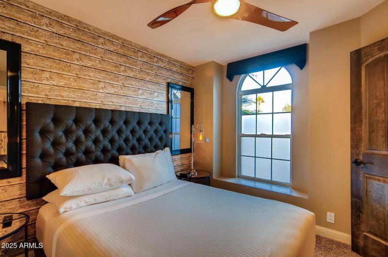 6521 E Beverly Ln Scottsdale-large-019-7