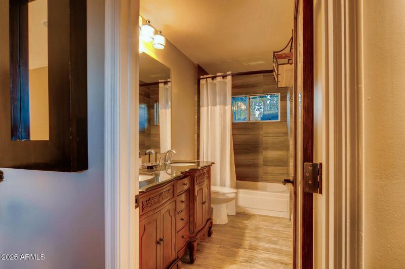 6521 E Beverly Ln Scottsdale-large-021-5