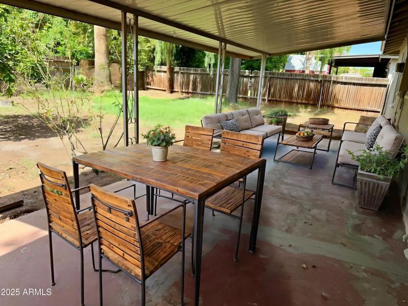 7016-extensive-covered-patio - Virtual S