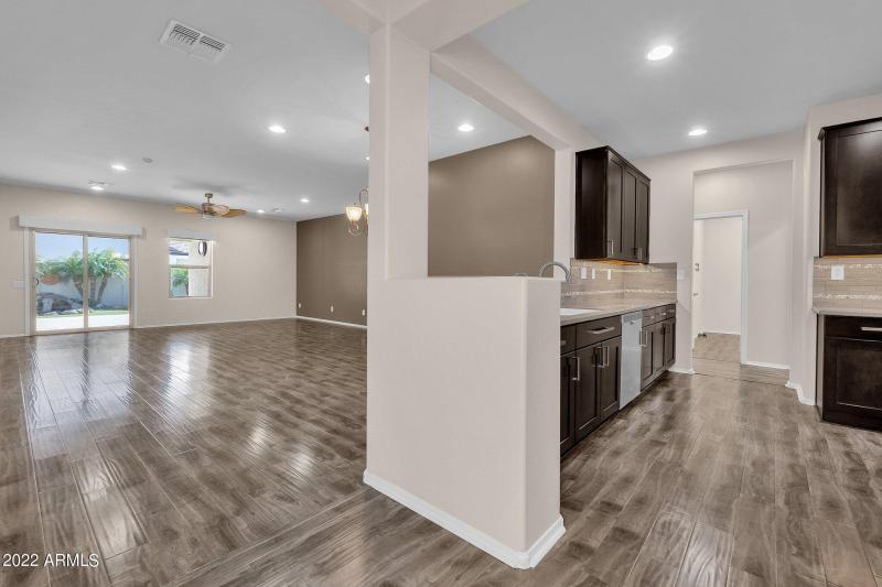 7-web-or-mls-10807-w-el-cortez-pl