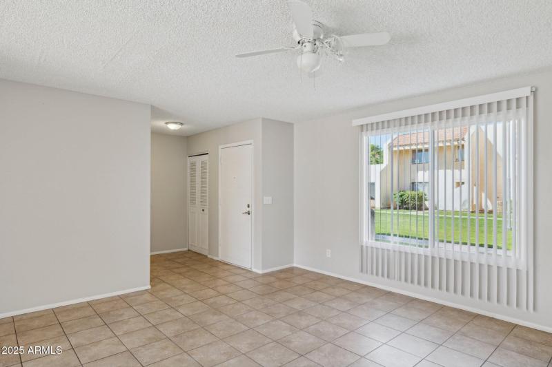 5-web-or-mls-5742-n-43rd-dr