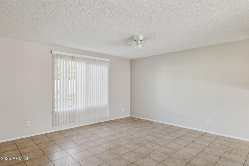 6-web-or-mls-5742-n-43rd-dr