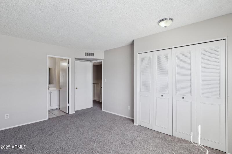 14-web-or-mls-5742-n-43rd-dr