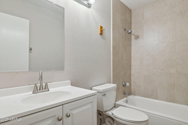 21-web-or-mls-5742-n-43rd-dr