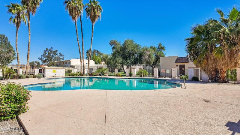 31-web-or-mls-5742-n-43rd-dr