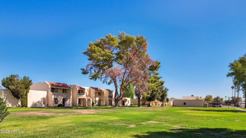 32-web-or-mls-5742-n-43rd-dr