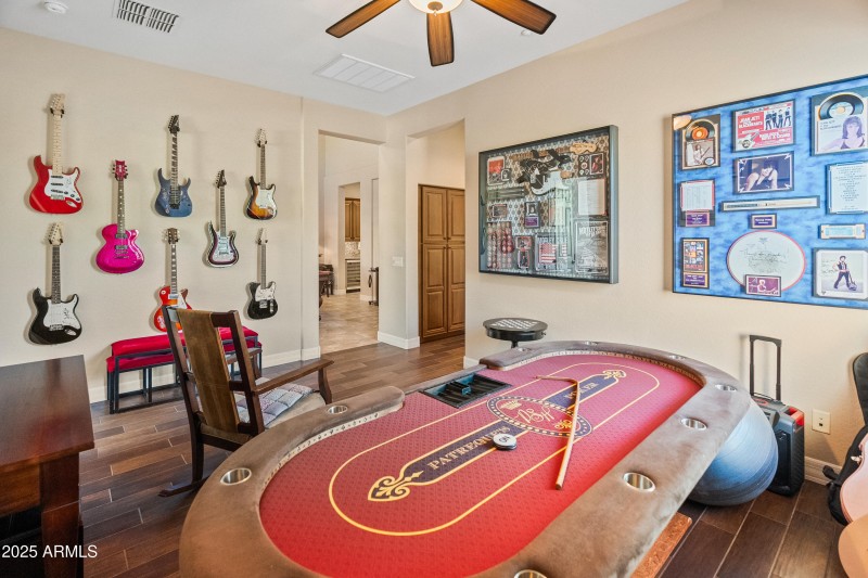 Guest Suites Bonus Room