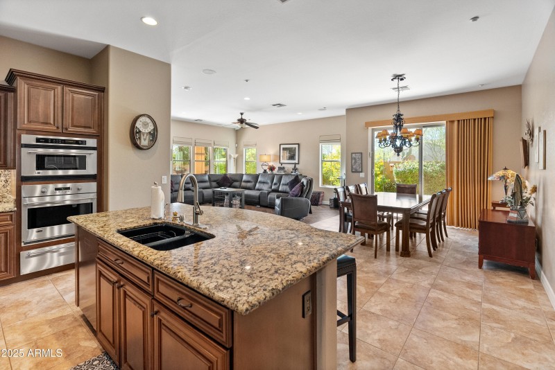 Large Island for prep & dining