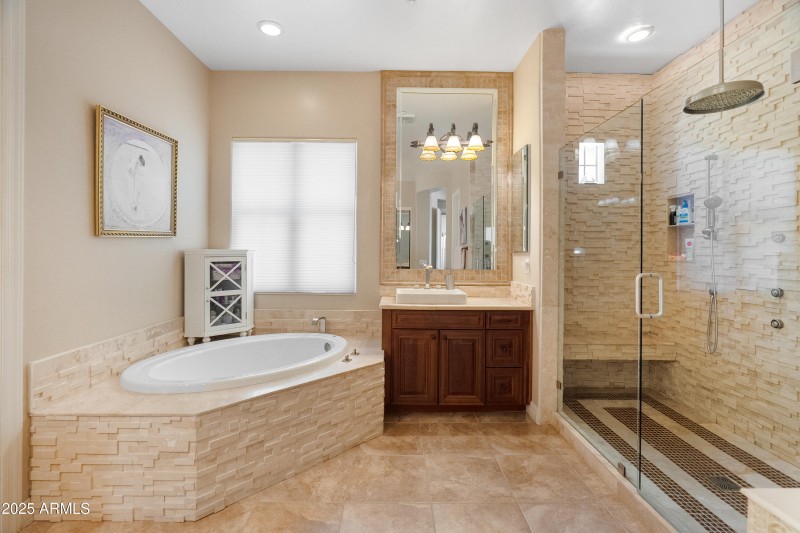 Lovely Separate Shower / Bathtub