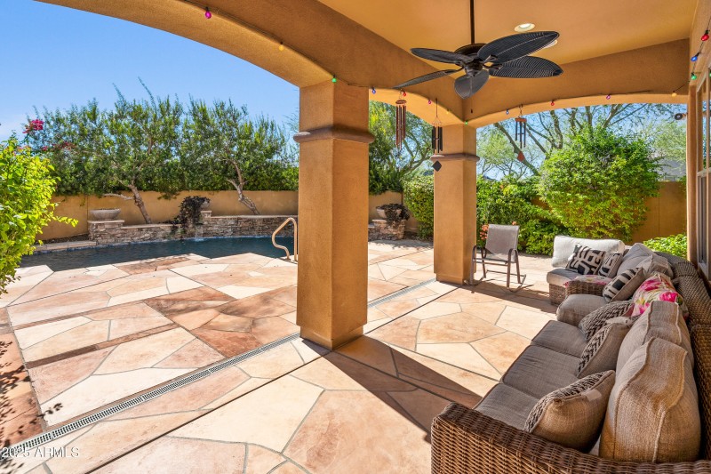 Wonderful Lounging areas