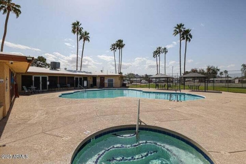 7 PALM POOL A