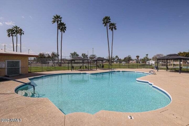 7 PALM POOL B