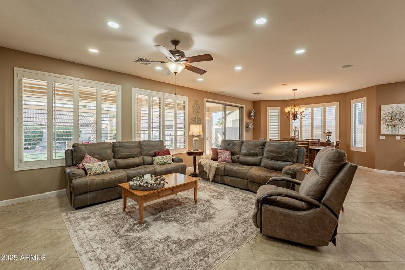 Huge room to entertain in