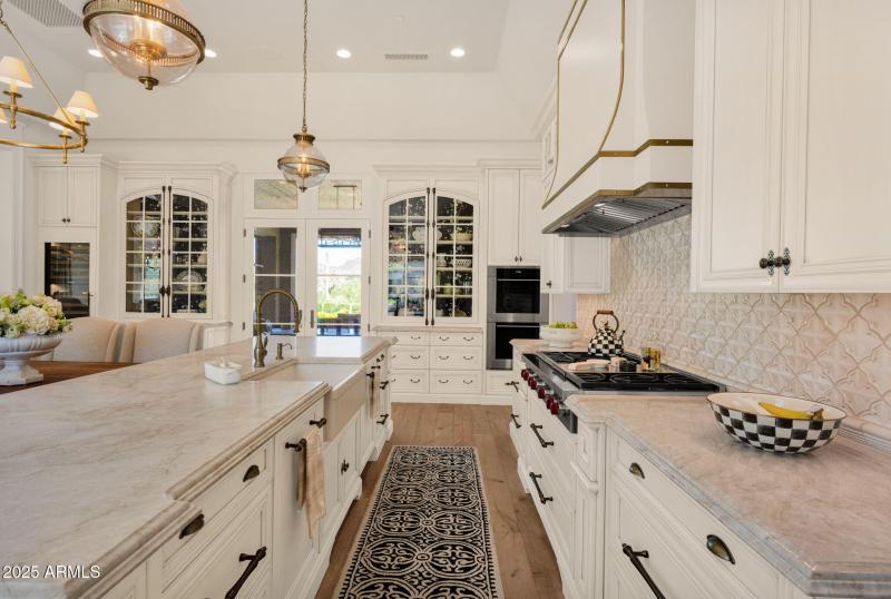 Wolf Cooktop w/ 2 Wall Ovens