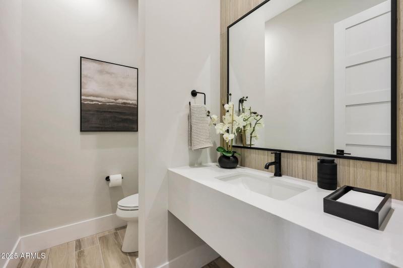 18 Powder Room B2-24