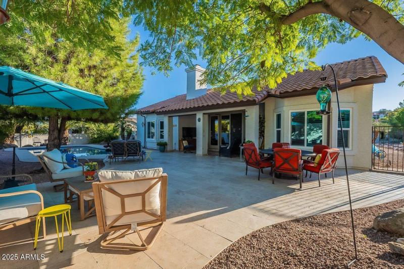 Lots of outdoor entertaining space