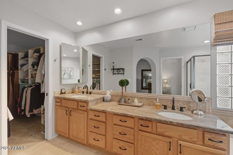 Double vanity and walk in closet