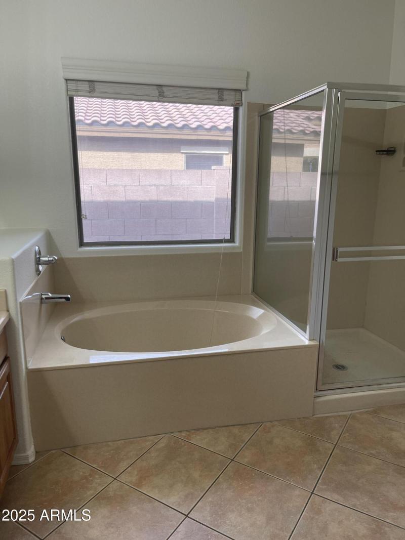 20250927_163830338_iOS