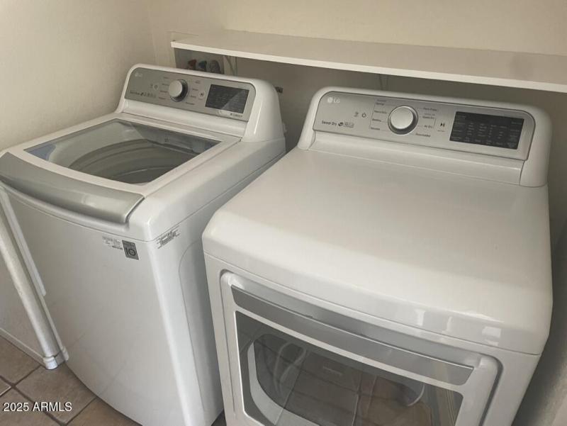 EF003C39-CD51-452E-95C4-ACEC04C8D6BE_1_1