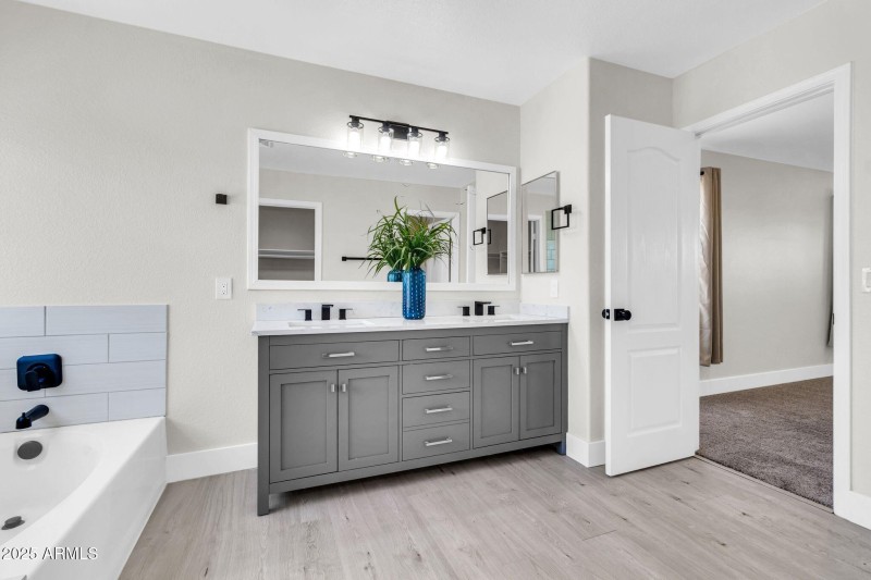 4900 S Springs Dr-24