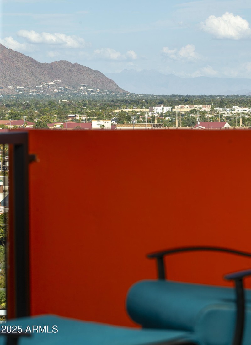 42 North Balcony 3 with Mountain
