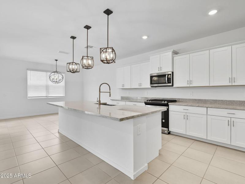 10-web-or-mls-Bee-10