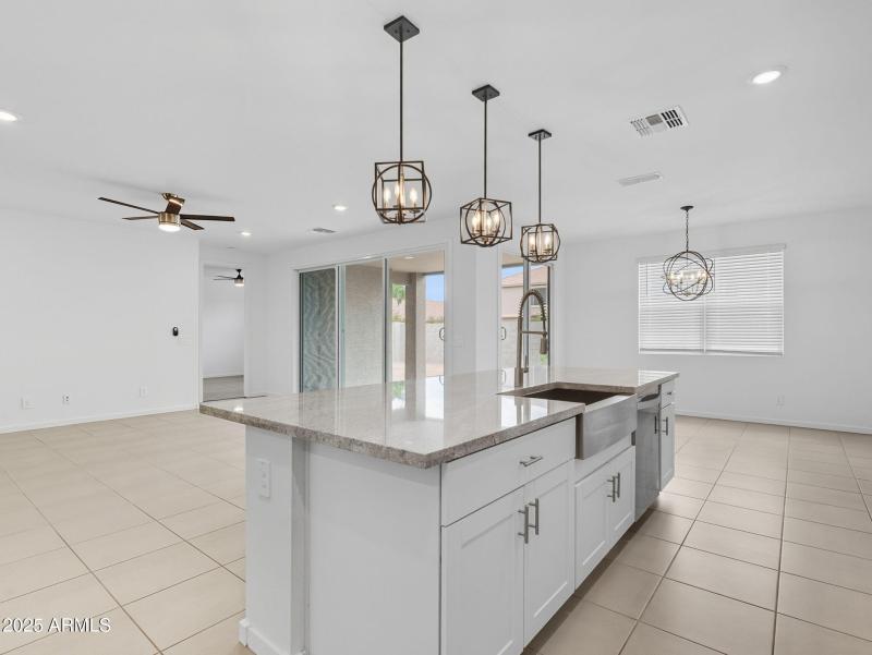 16-web-or-mls-Bee-16