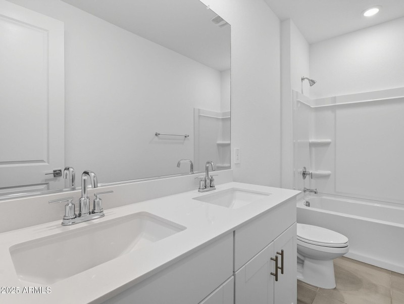 37-web-or-mls-Bee-37