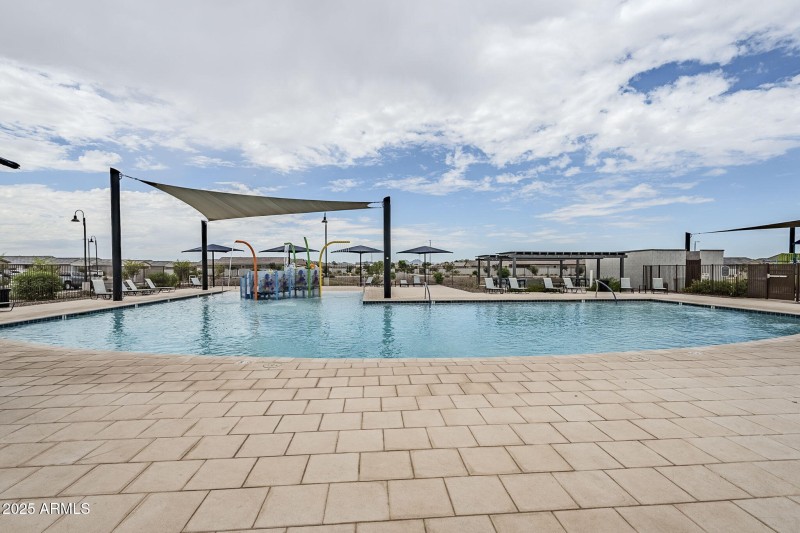 65-web-or-mls-Bee-11