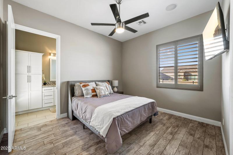 035_south_194th_street-17_400