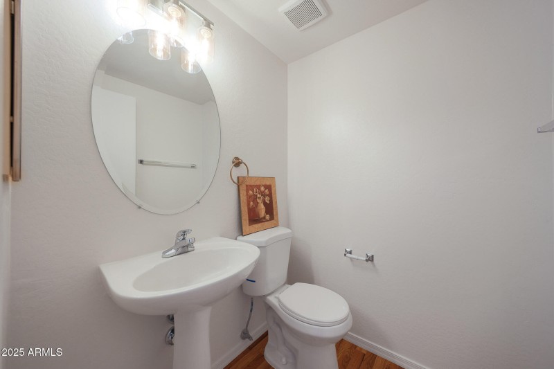 Guest half bathrm downstairs