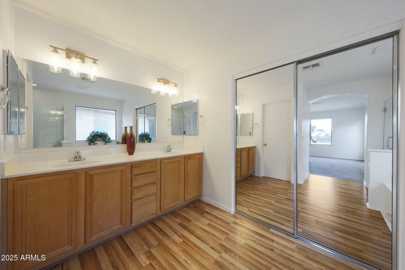 Masterbth suite double sinks