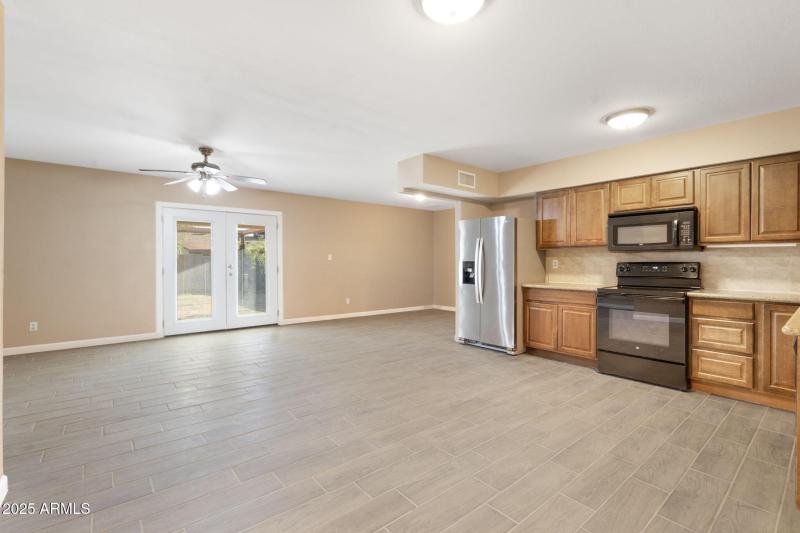 Dining area & living room