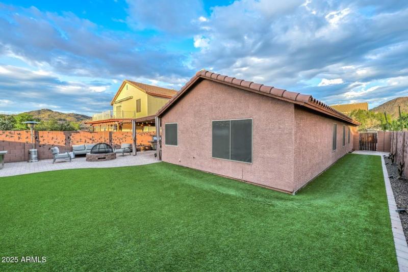 Backyard-Corner Views