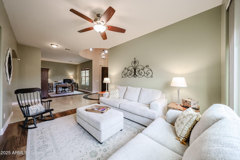 Living Room/Flex Space