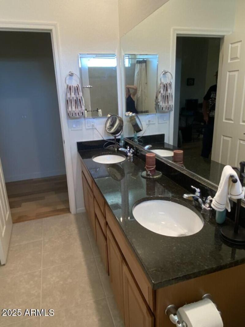 1f249af2-4233-4109-bba1-cb6621409061