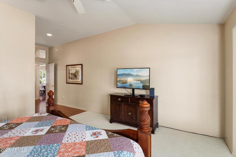 21-Master Bedroom w/Ensuite