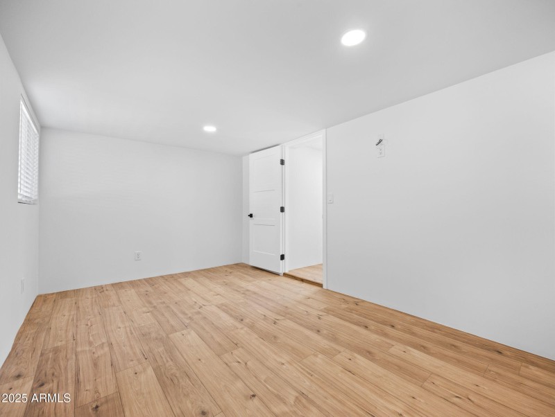 18-web-or-mls-22490 Luna Way-18