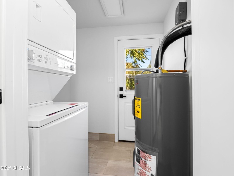 21-web-or-mls-22490 Luna Way-21