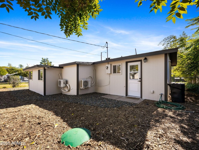 22-web-or-mls-22490 Luna Way-22