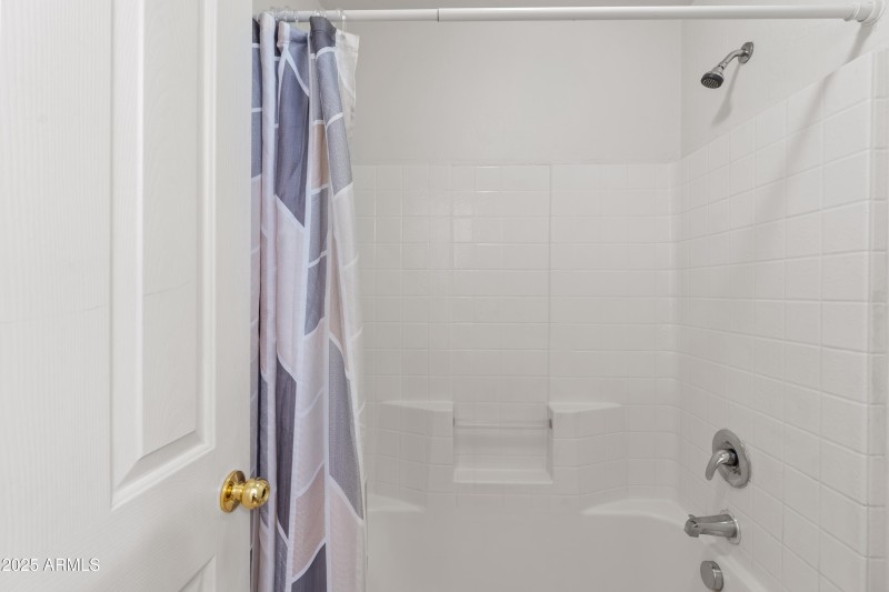 Secondary Shower/Tub