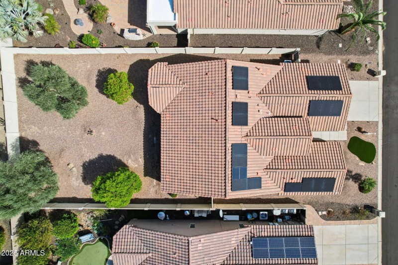 52-web-or-mls-W Almeria Rd-S0910-052