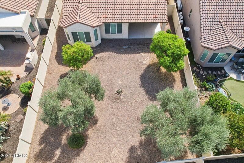 54-web-or-mls-W Almeria Rd-S0910-054