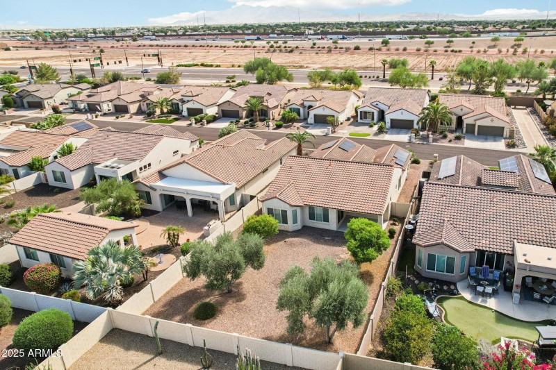 56-web-or-mls-W Almeria Rd-S0910-056