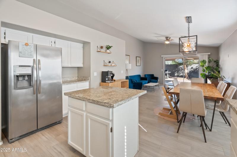 1046 W Tremaine Ave-5